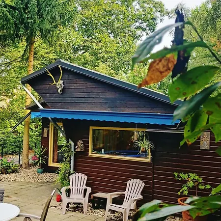 Het Houten Boshuisje